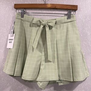 Aritzia Sunday Best Wesley Shorts women size 4